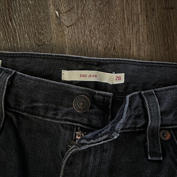 Levi’s Dad Jean Cut-offs - Picture 3 of 3